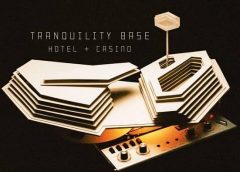 Zwariowany świat Alexa – recenzja Tranquility Base Hotel & Casino